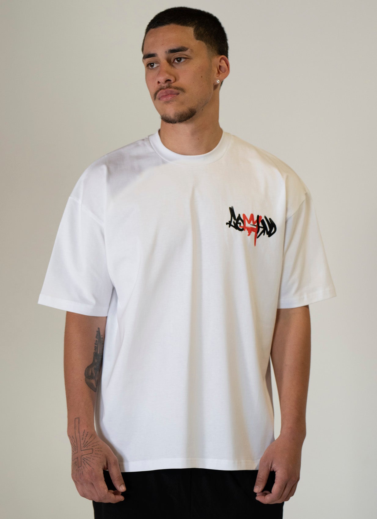 WHITE/RED OVERSIZED STREET MONARCH T-SHIRT