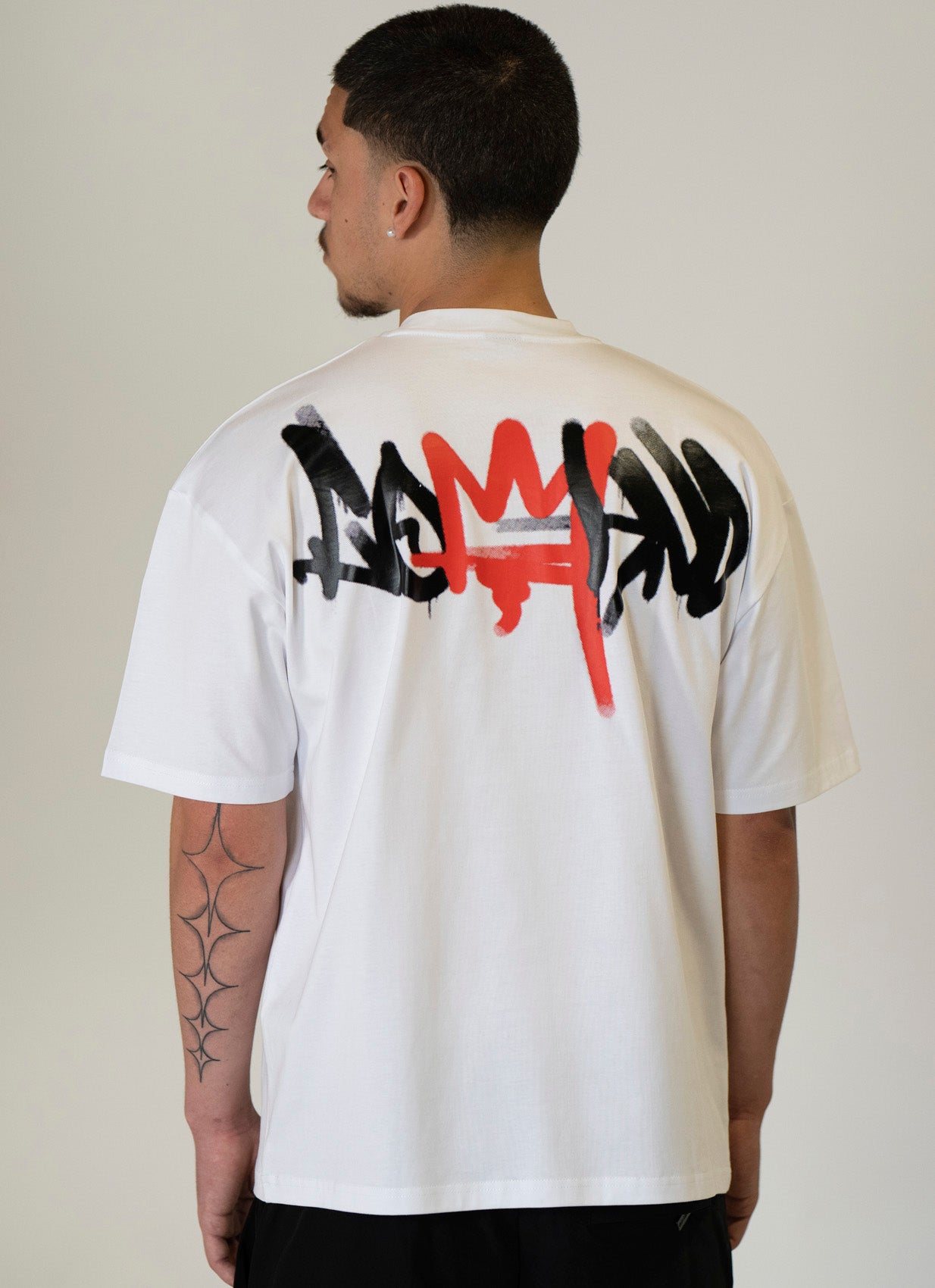 WHITE/RED OVERSIZED STREET MONARCH T-SHIRT