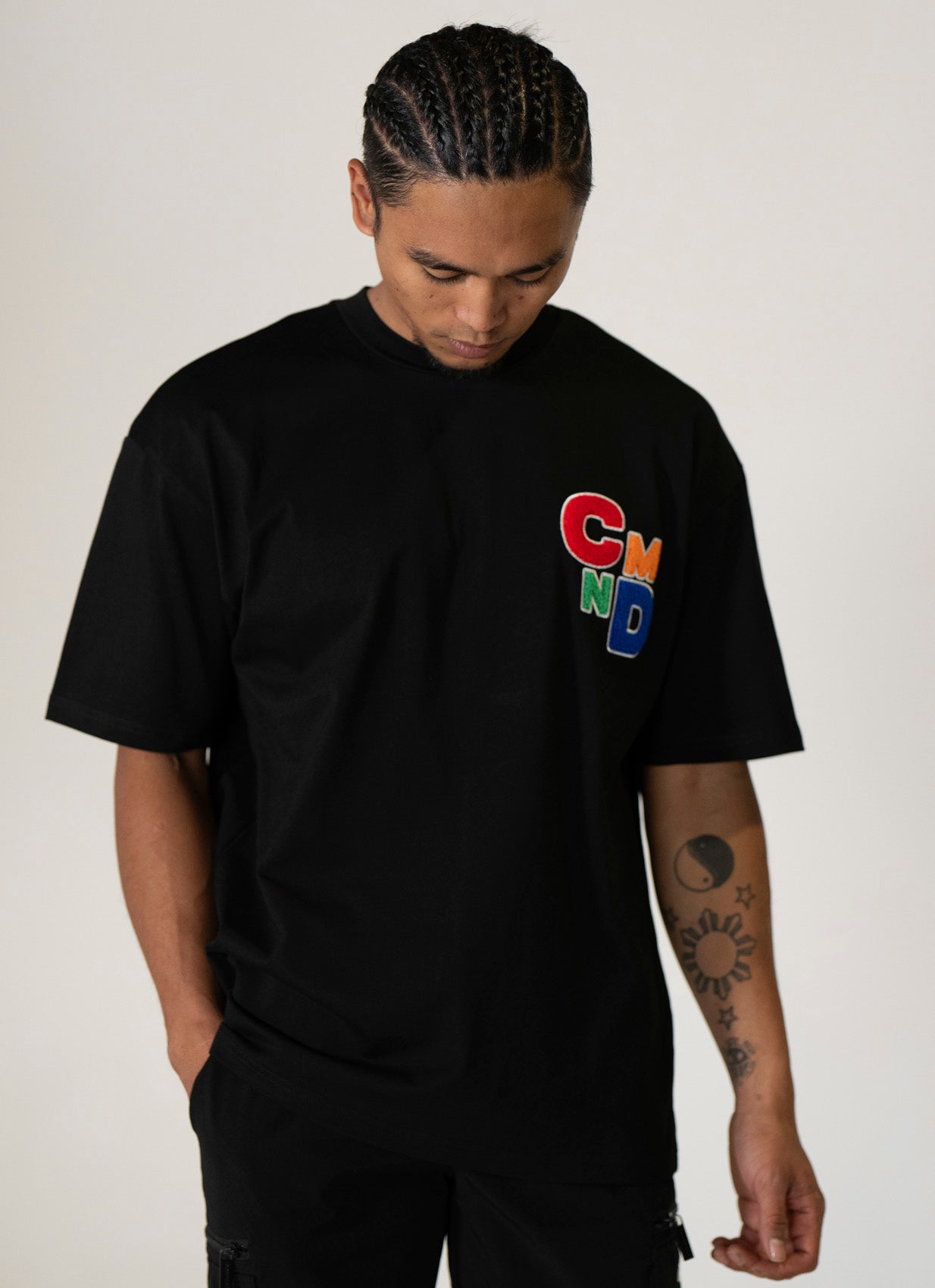 BLACK/COLOURED OVERSIZED PLAYSCHOOL T-SHIRT