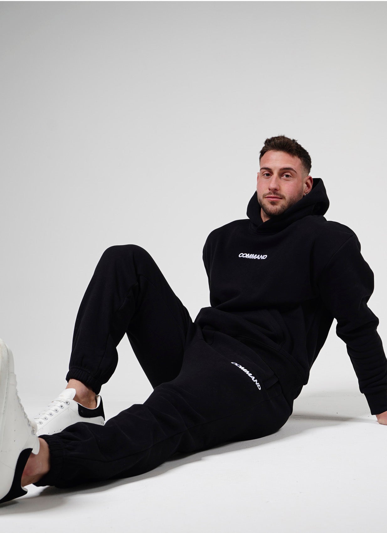 BLACK OVERSIZED COMFORT HOODIE