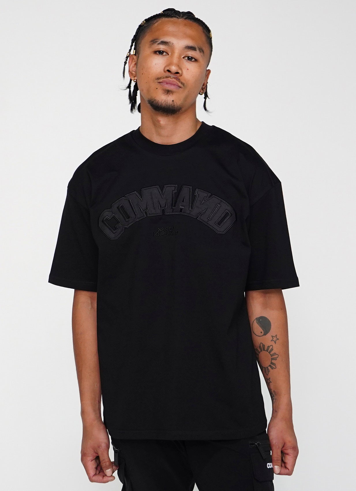 BLACK OVERSIZED VALOR COLLEGE T-SHIRT