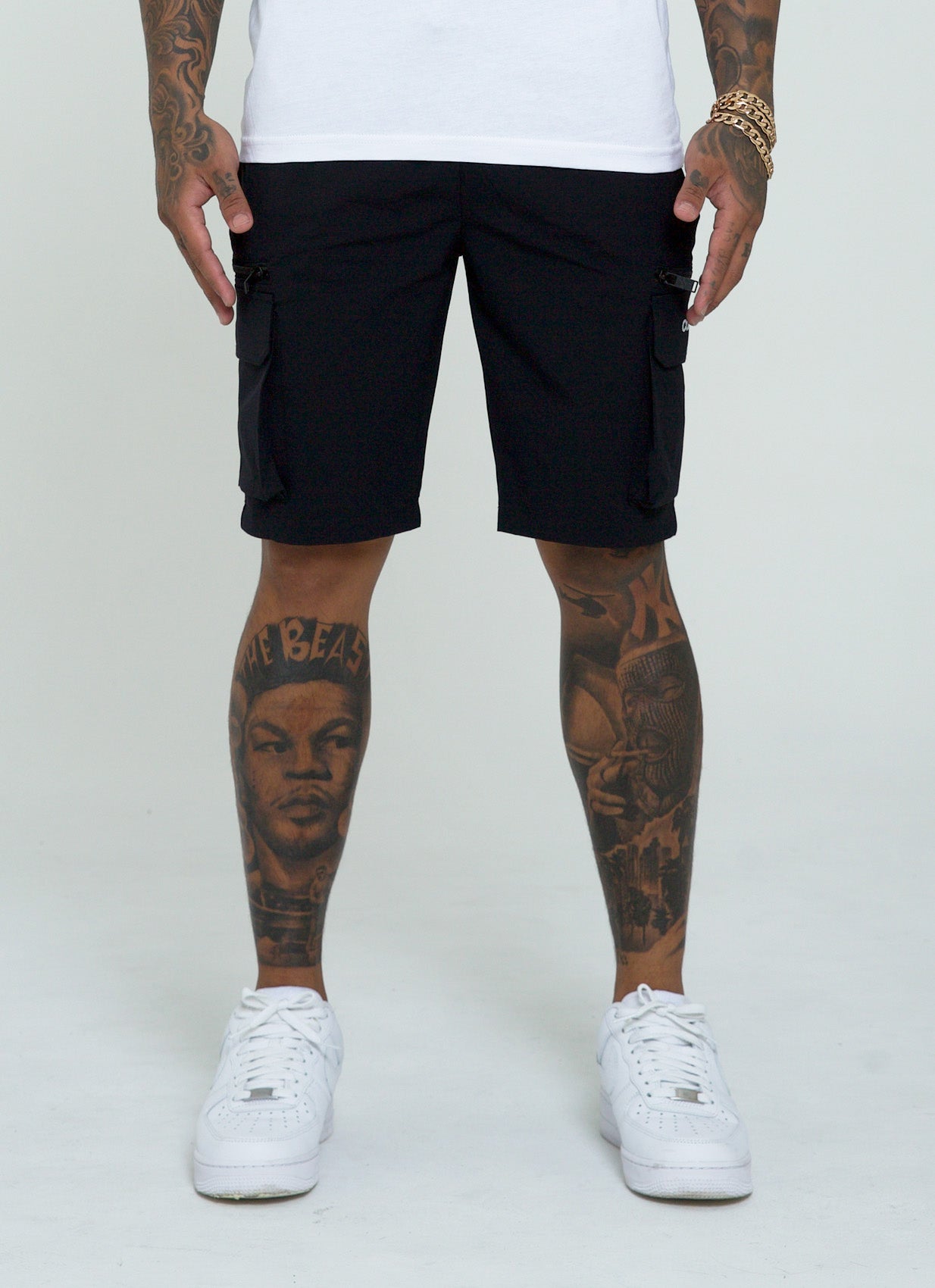 BLACK CARGO SHORTS